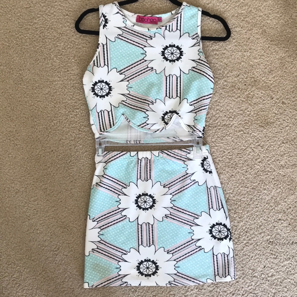 Floral BooHoo two piece Set. Tank and Skirt.